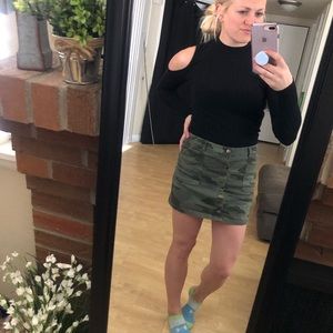 American Eagle Cold Shoulder Long Sleeve